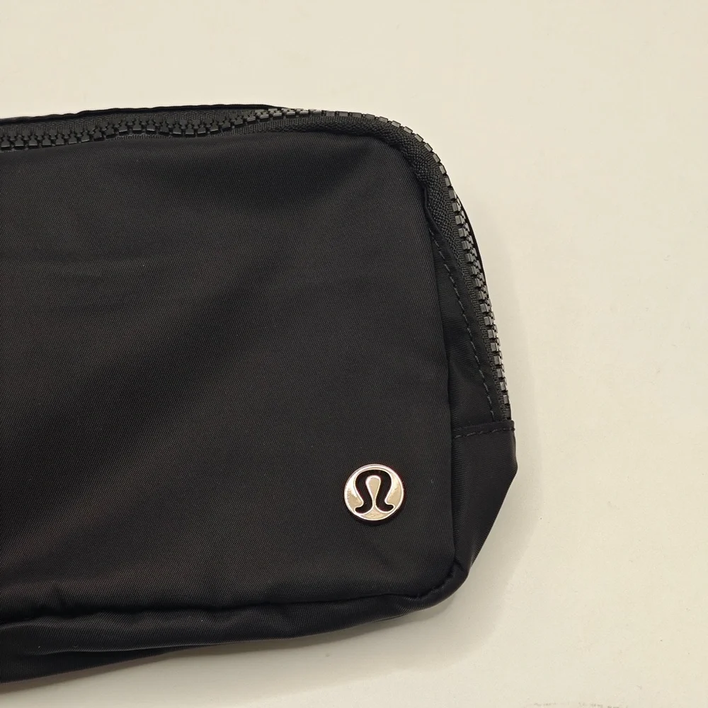 lululemon athletica Black Small Zip Pouch - Picture 3 of 7